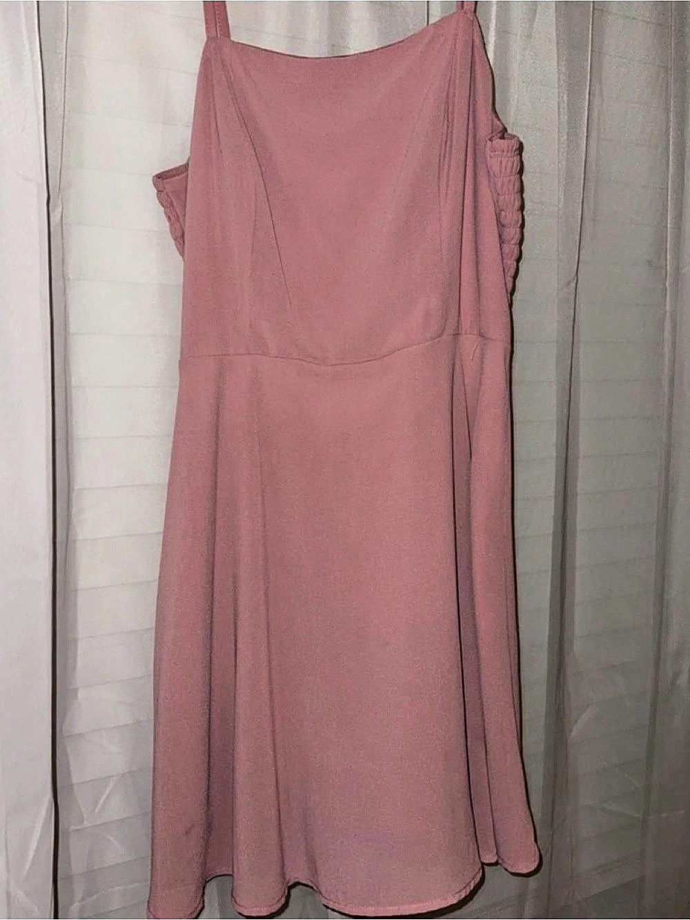Lilly Rose Maxi Dress in Pink Size Medium Like New